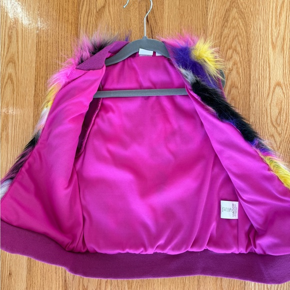 Colorful fur vest in bright colors! Size 5 - Picture 2 of 5